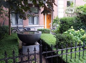 Courtyard With Pool - DSCF7721