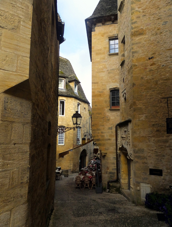 Narrow cobblestone streets are now dotted with little cafes.