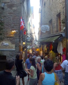 The crush of tourists in the narrow passages of the town can be maddening. 