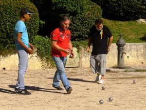 The object is for your heavy steel balls to wind up closest to the little white target ball at the end of the round. 