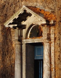 The Georgian style reflects centuries of British domination.