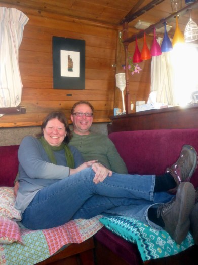 Raelea n Rick 2 in livingroom--P1020283